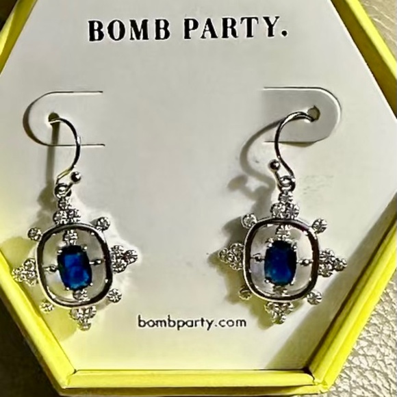 ๐โจ Stunning Bomb Party Blue Gemstone Dangle Earrings โจ - Picture 1 of 2